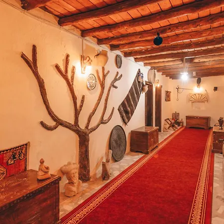 Ξενοδοχείο Muskara Cave 4*
